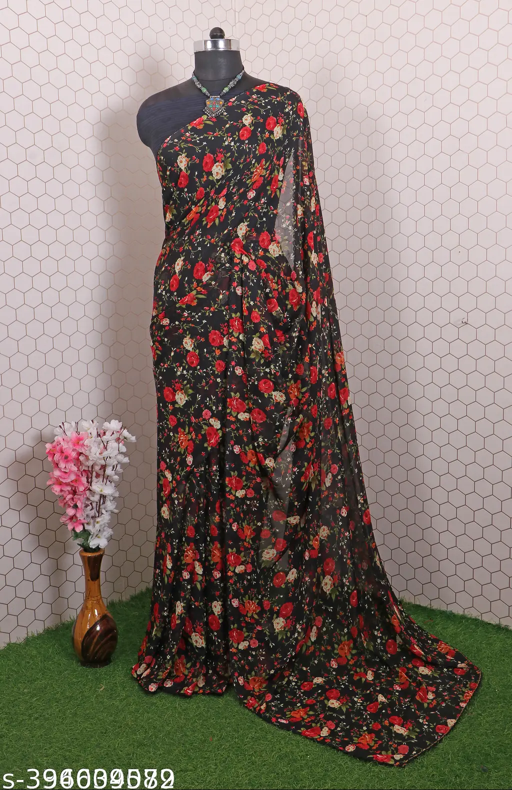 Designer Georgette Saree with Running Blouse - Image 2