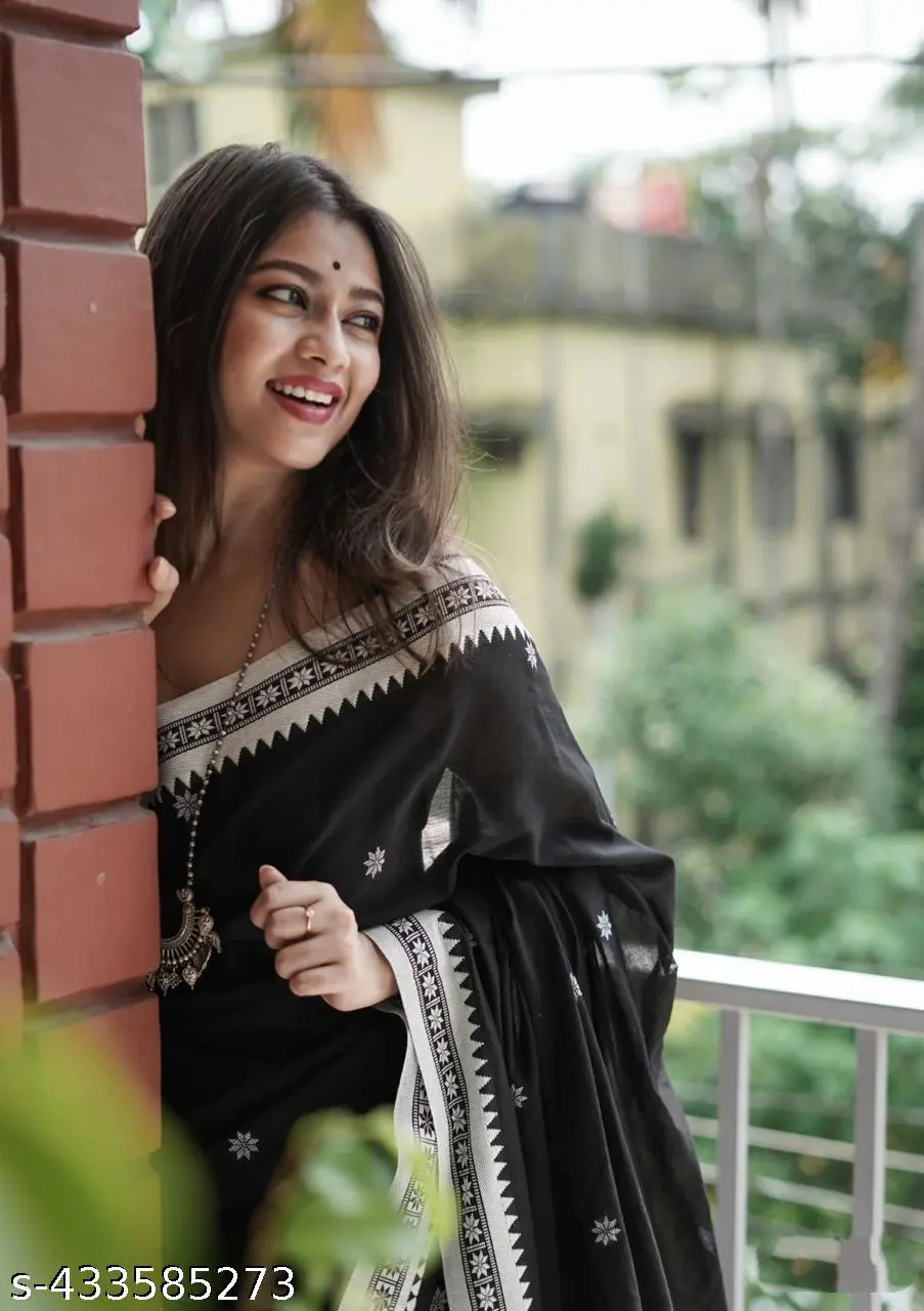 Starry Handloom Cotton Saree: Celestial Grace. - Image 3