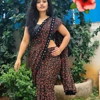 0wspz_1024.webp Elegant Georgette Saree: Lightweight & Flowing