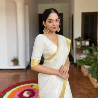 Kerala Kasavu Saree: Gold Tissue Onam