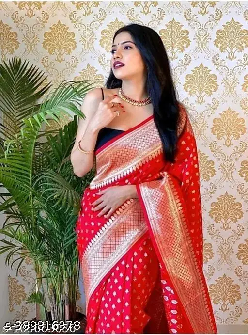 Timeless Elegance: Handwoven Banarasi Saree - Image 3