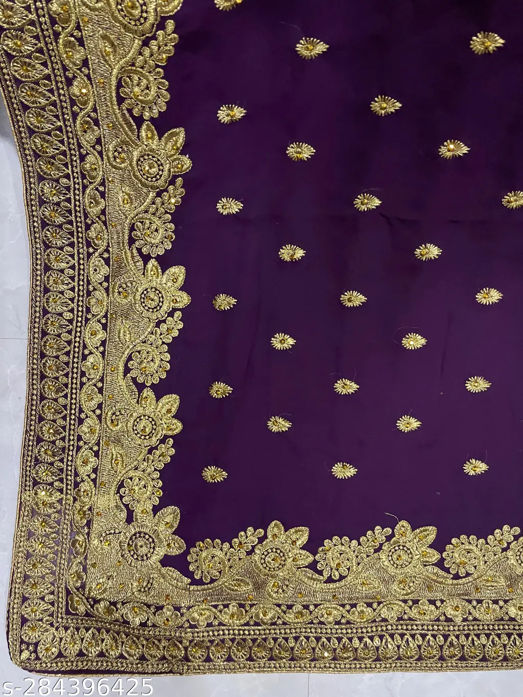 Bollywood Saree: Glamorous Indian Tradition - Image 4