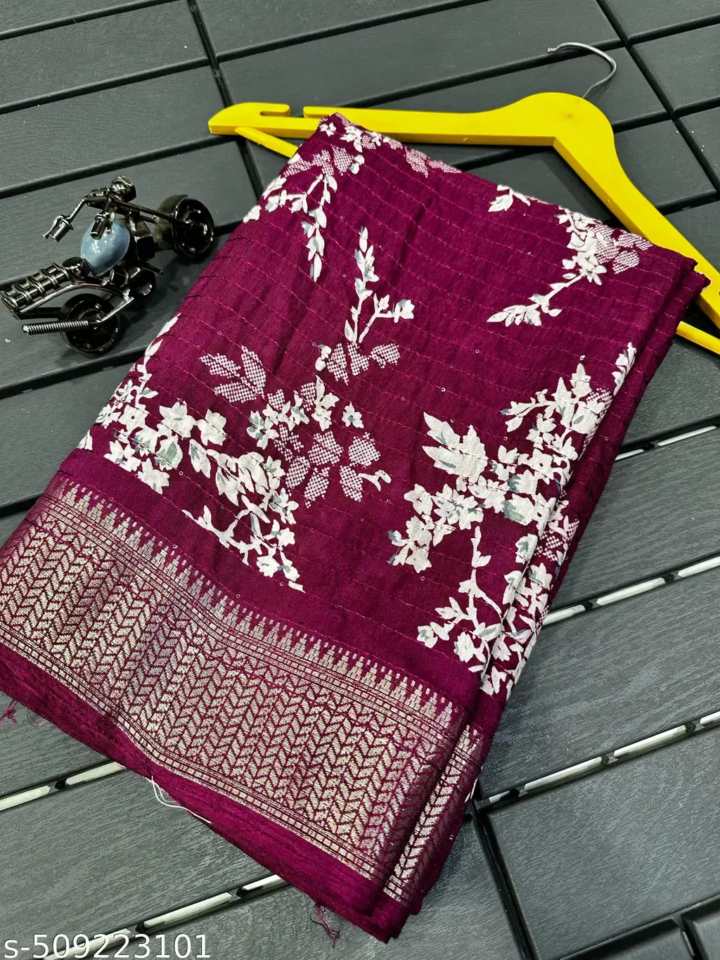 Benny Crape Silk Saree, Doll Design - Image 2