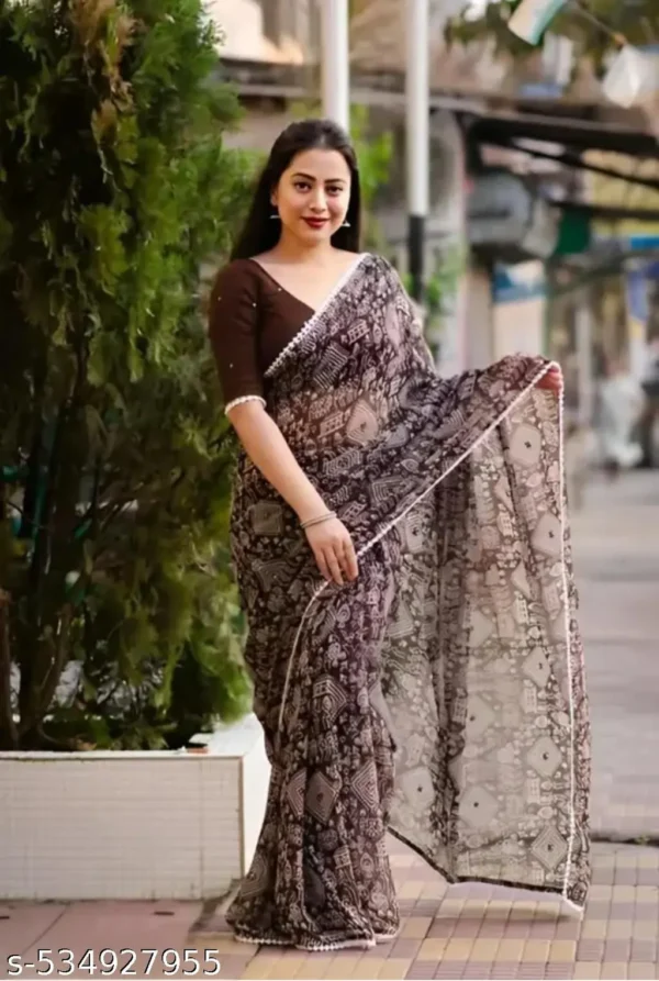 6dk2h_1024.webp Charvi: Exquisite Sarees, Timeless Elegance.