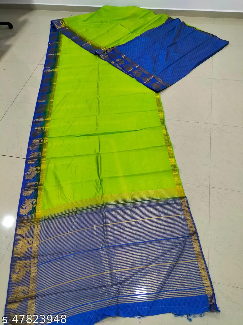 Emerald Kanjeevaram Silk: Blue Peacock Border - Image 3