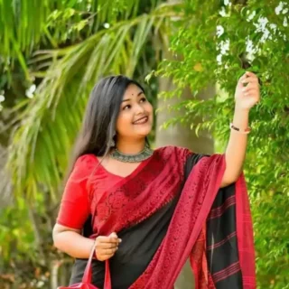 8brqr_1024.webp Exclusive Cotton Saree & Blouse Set