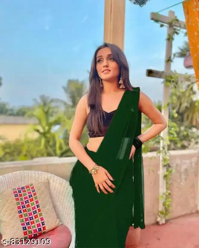 Emerald Green: Solid Saree Elegance - Image 2