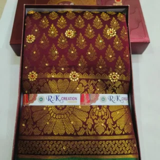 hetn3_1024.webp Crown Silk Banarasi: Jhalk Stone