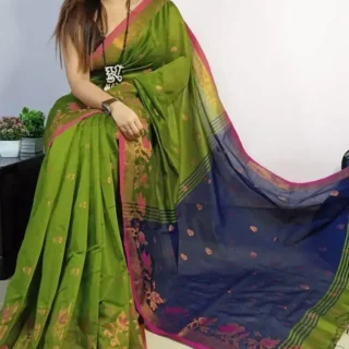 Pakhi Handloom Saree: Elegant Weave