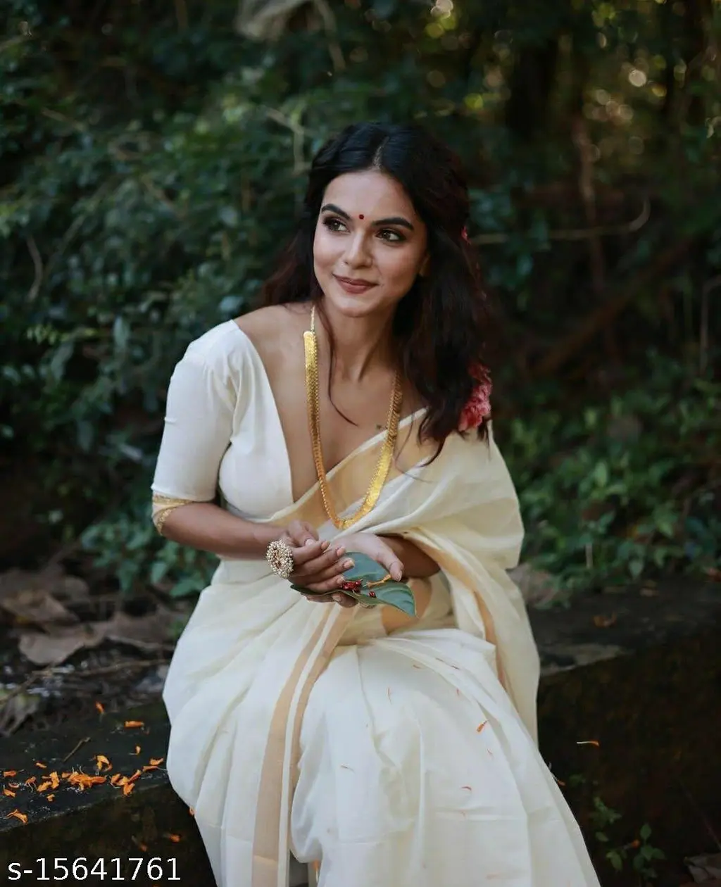 Handwoven Kerala Kasavu Saree Blouse - Image 2