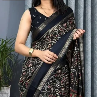 Aagyeyi: Exquisite Sarees for Petite Women