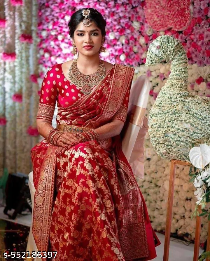 Banarsi Silk Blouse: Trendy Premium Piece - Image 3