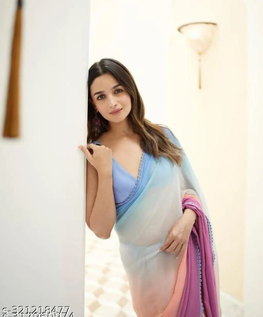 Alia Bhatt Saree: Bollywood Glamour Unveiled - Image 2