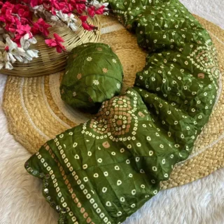 Bandhani Saree: Trendy Mirror Border