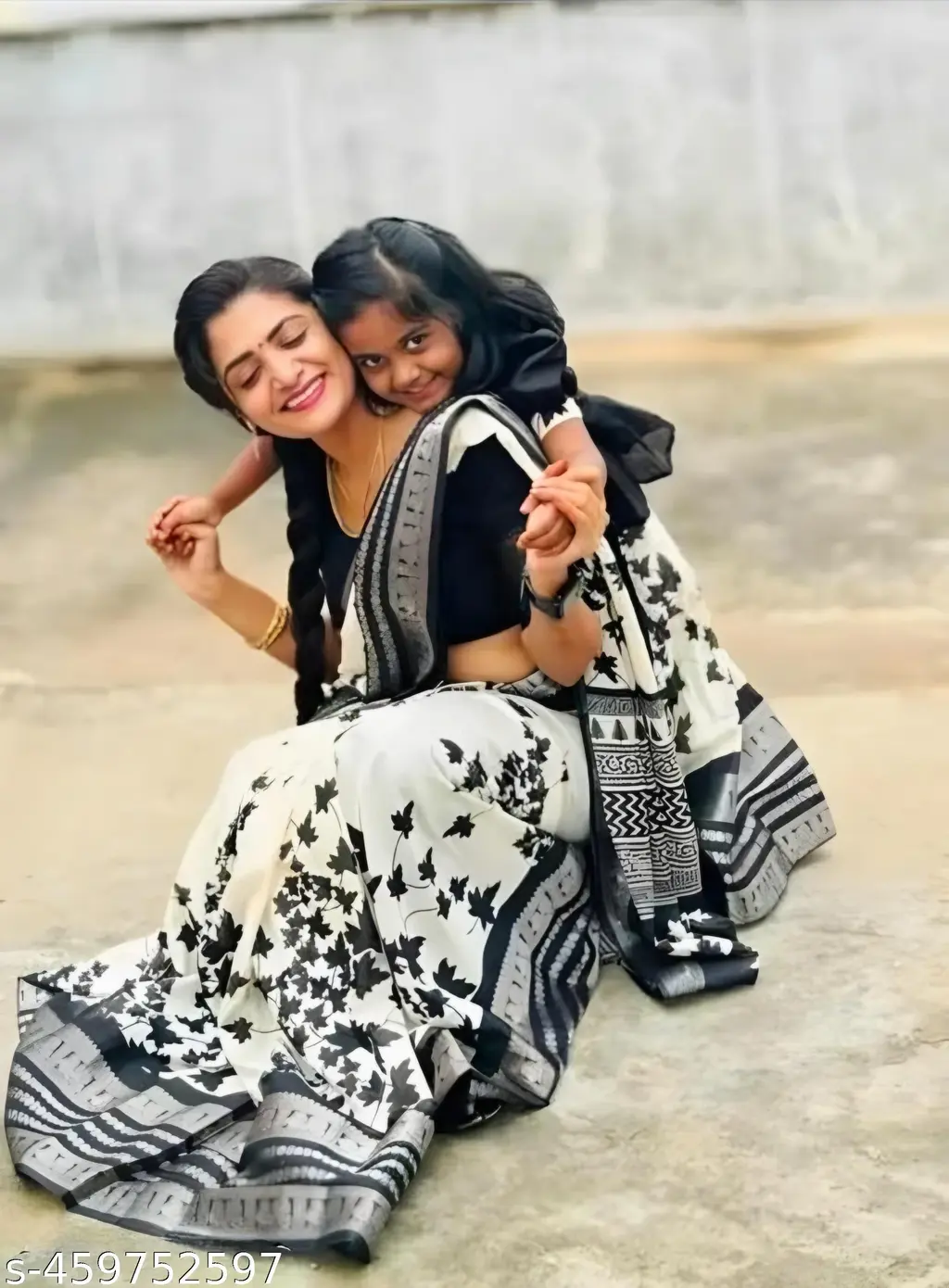 Elegant Black & White Saree - Image 4