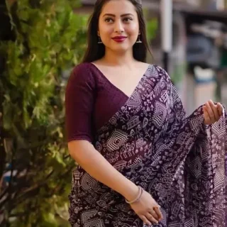 pqafw_1024.webp Elegant Silk Saree Collection