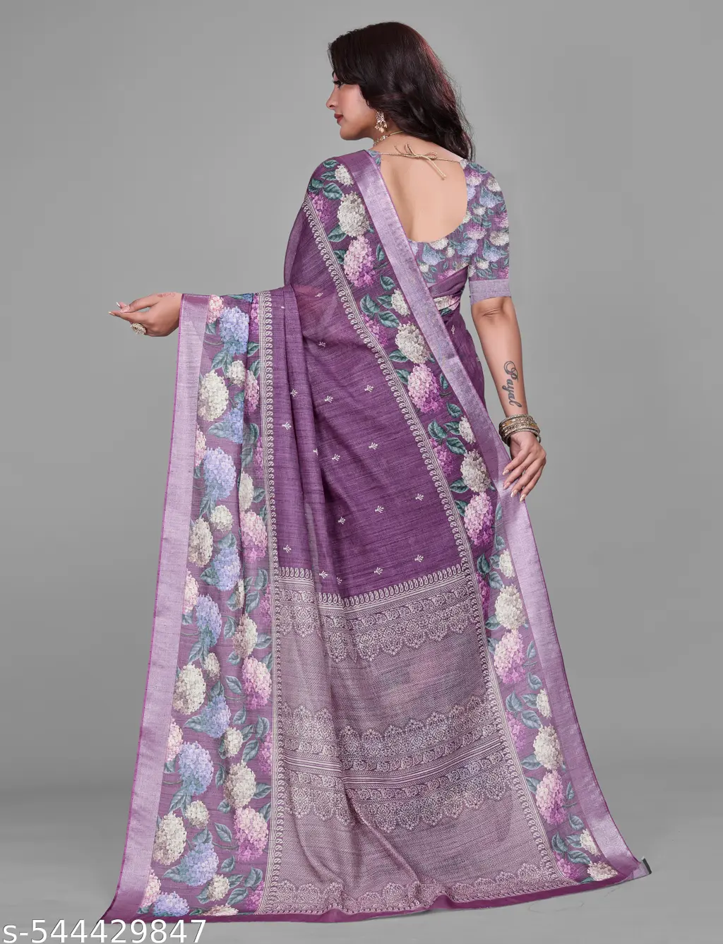 Elegant Linen Saree Collection 2025 - Image 3