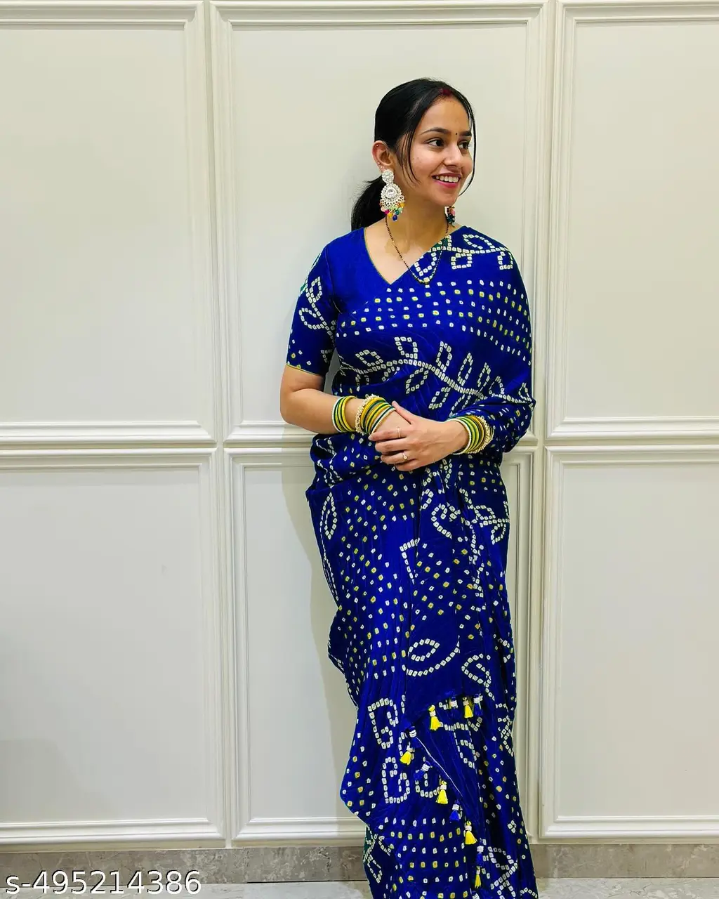 Moss Bandhani Saree with Latkan - Image 3