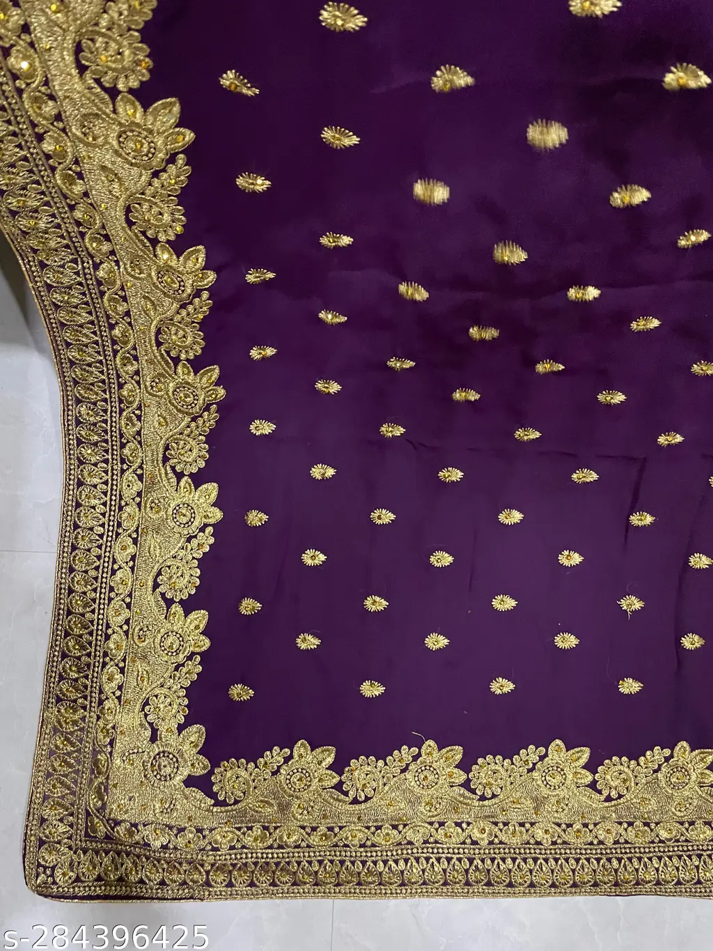 Bollywood Saree: Glamorous Indian Tradition - Image 3