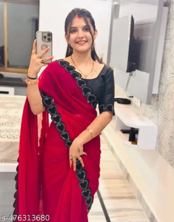 Georgette Saree: Heart Lace Delight