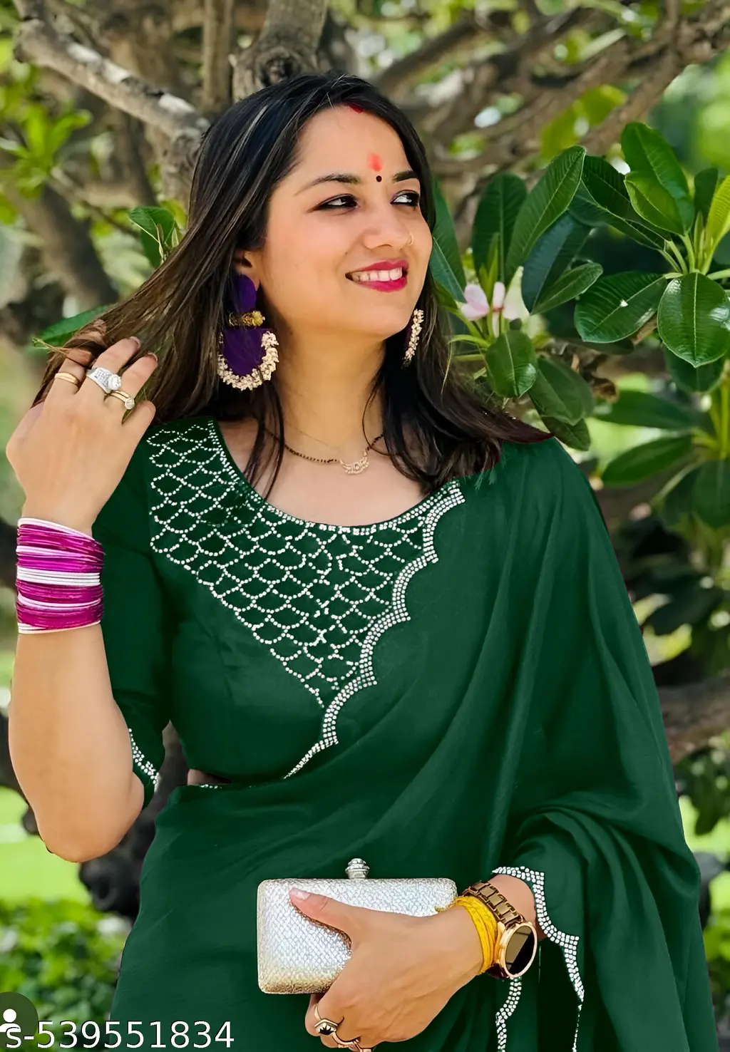 Siroski Chinon Saree: Elegant Drape - Image 3