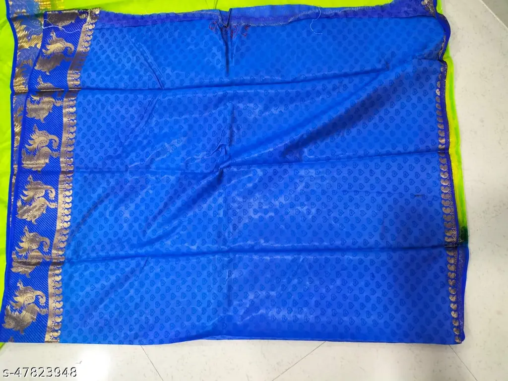 Emerald Kanjeevaram Silk: Blue Peacock Border - Image 4