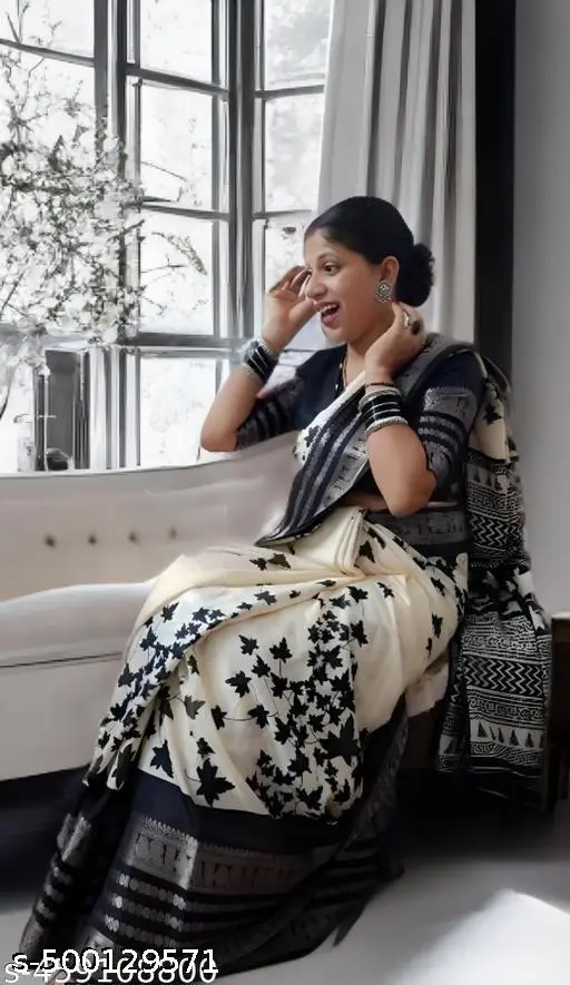 Dola Silk Saree: White, Black Print - Image 2