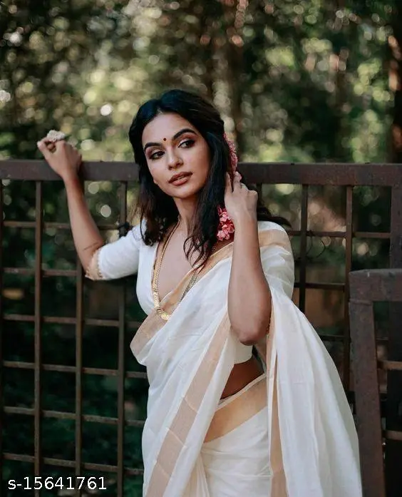 Handwoven Kerala Kasavu Saree Blouse - Image 3