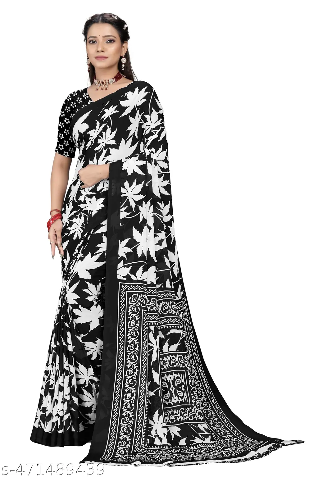 Elegant White Georgette Saree with Blouse - Image 3