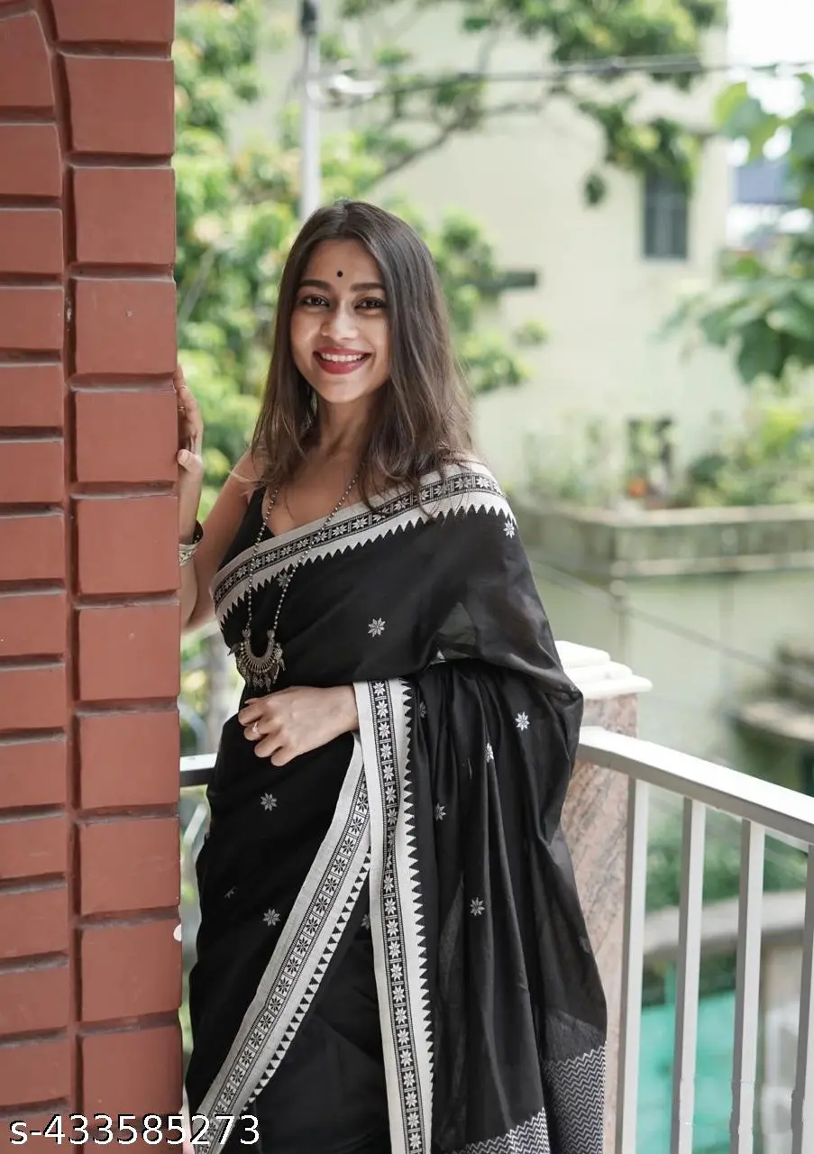 Starry Handloom Cotton Saree: Celestial Grace. - Image 2